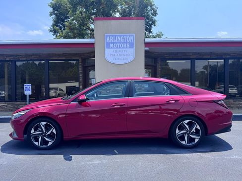 Used 2022 Hyundai Elantra Limited w/ Cargo Package FWD image 1