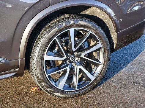 Used 2024 Volvo XC90 B6 Plus w/ Protection Package Premier image 11