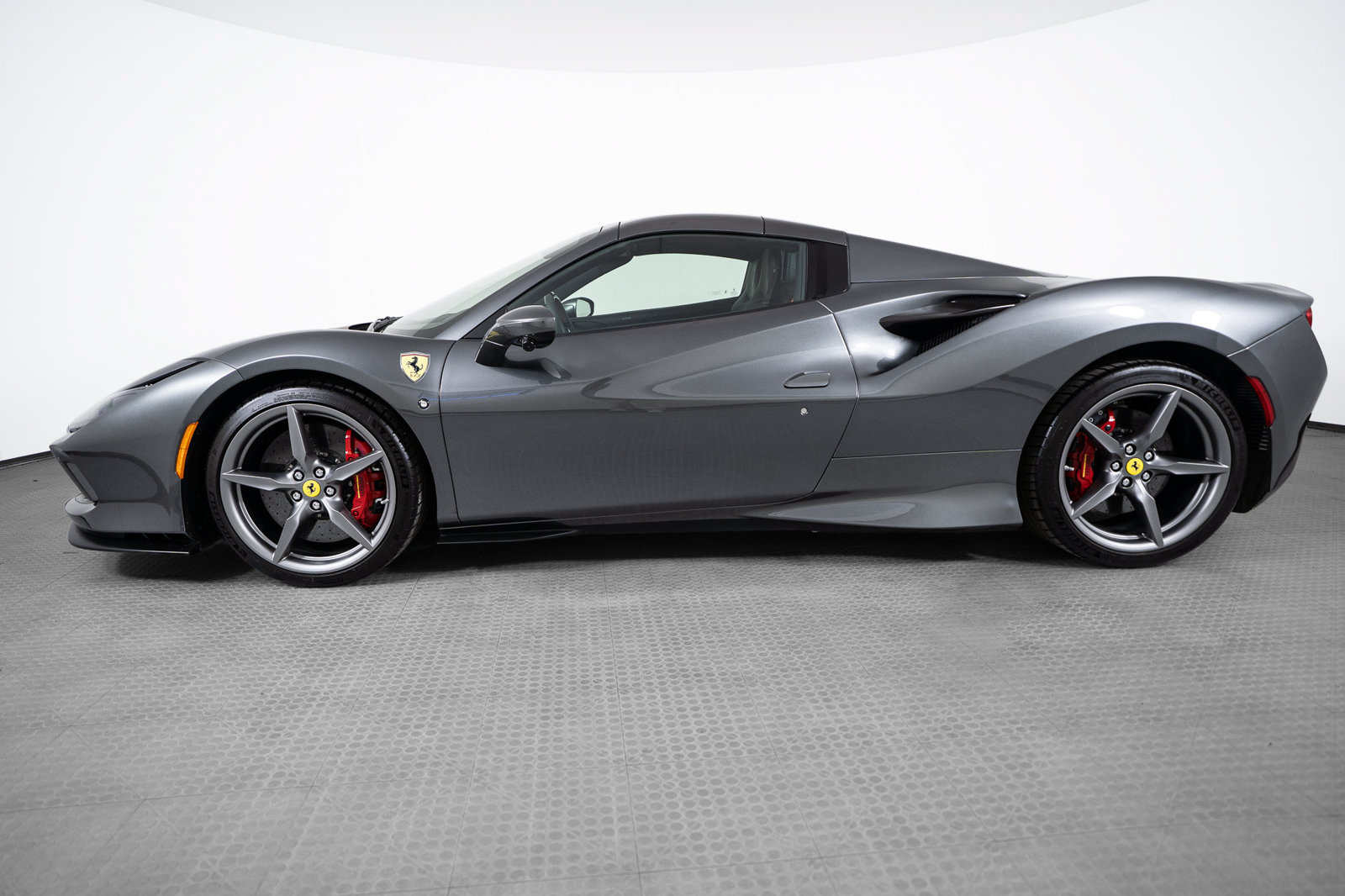Certified 2021 Ferrari F8 Tributo RWD image 38