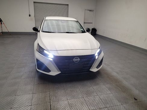 Used 2025 Nissan Altima 2.5 SV FWD image 14