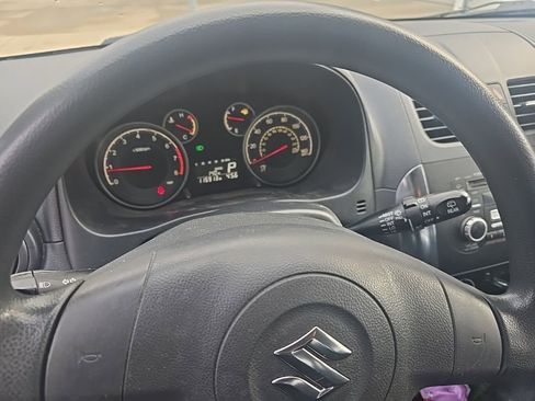 Used 2010 Suzuki SX4 AWD Hatchback image 11