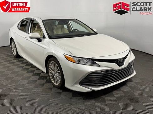 Used 2019 Toyota Camry XLE FWD image 1