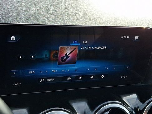 Used 2023 Mercedes-Benz GLA 250 4MATIC image 16