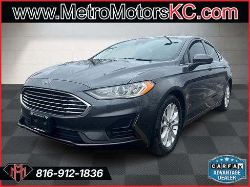 Used 2020 Ford Fusion SE image 1