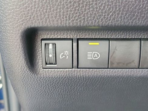 Used 2025 Toyota RAV4 XLE w/ Convenience Package image 32