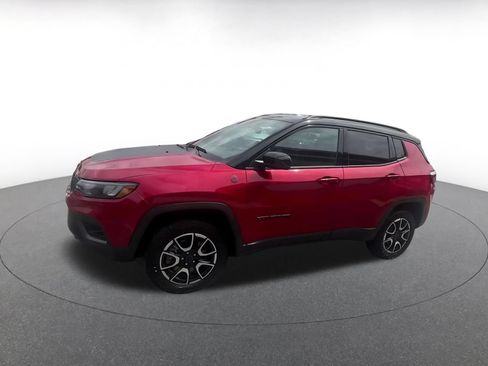 Used 2025 Jeep Compass Trailhawk AWD/4WD image 7
