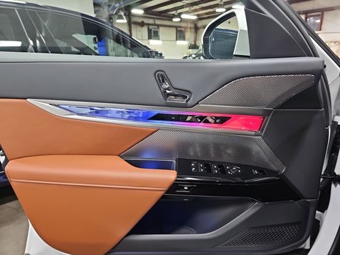 New 2025 BMW 760i xDrive image 28