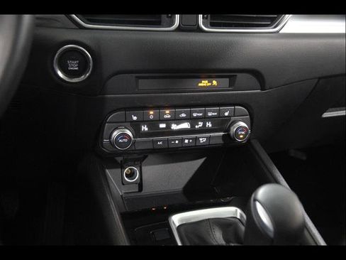 Certified 2025 MAZDA CX-5 AWD 2.5 S w/ Preferred Package image 13