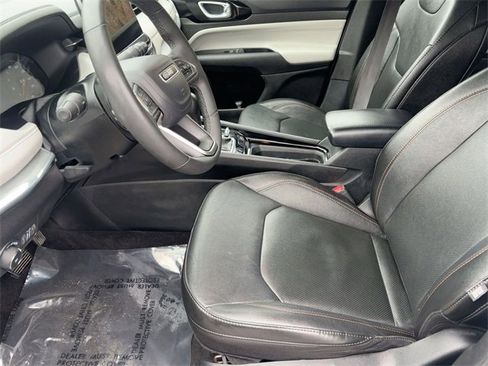 Used 2023 Jeep Compass Limited image 12