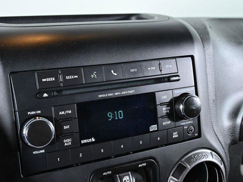 Used 2018 Jeep Wrangler Unlimited Sport S image 17