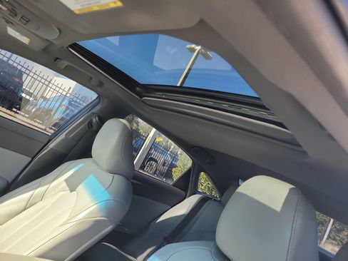 Used 2019 Toyota Avalon XLE image 21