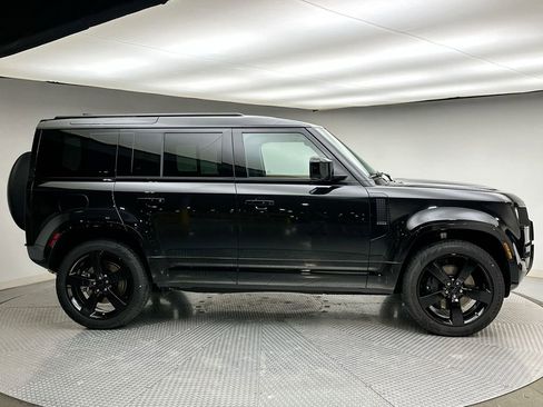 New 2026 Land Rover Defender 110 X-Dynamic SE image 6