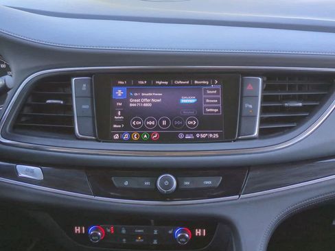 Used 2020 Buick Enclave Essence w/ Sound and Sites Package image 18