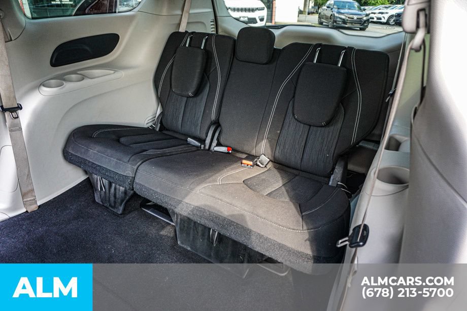 Used 2022 Chrysler Voyager LX FWD image 21