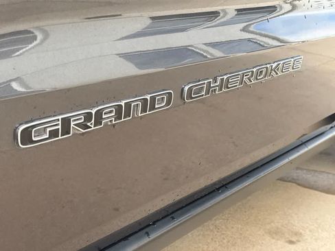 Used 2020 Jeep Grand Cherokee Laredo w/ Quick Order Package 2BN North AWD/4WD image 11