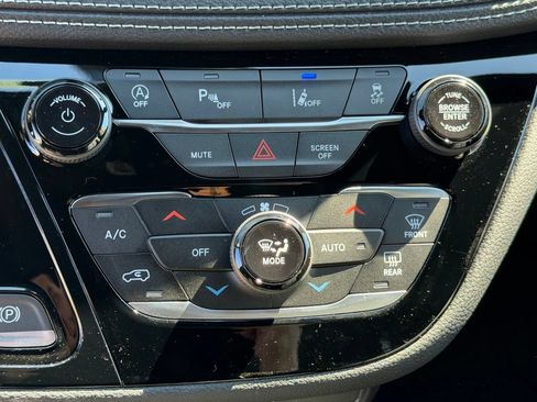 New 2026 Chrysler Pacifica Select w/ S Appearance Package FWD image 21