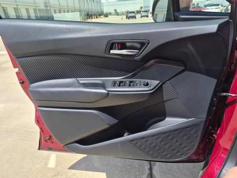 Used 2018 Toyota C-HR XLE FWD image 13
