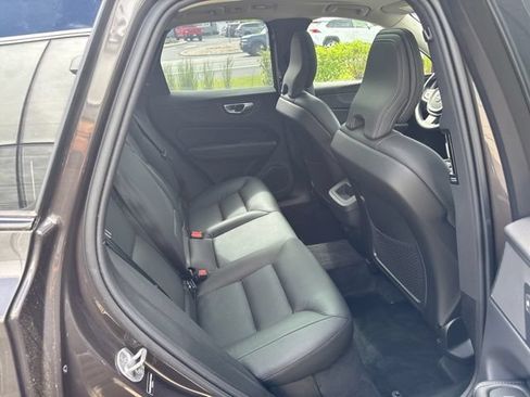 Certified 2025 Volvo XC60 B5 Plus AWD/4WD image 13