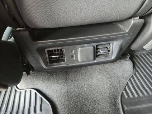 Used 2023 Chevrolet Silverado 1500 LT AWD/4WD image 20