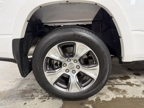 Used 2020 RAM 1500 Laramie image 7