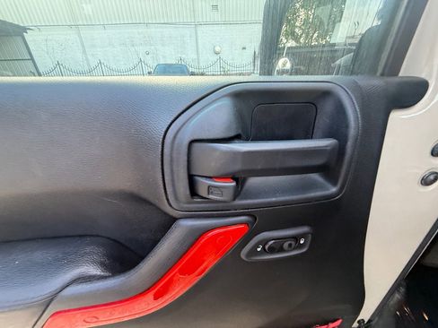 Used 2018 Jeep Wrangler Unlimited Rubicon AWD/4WD image 21