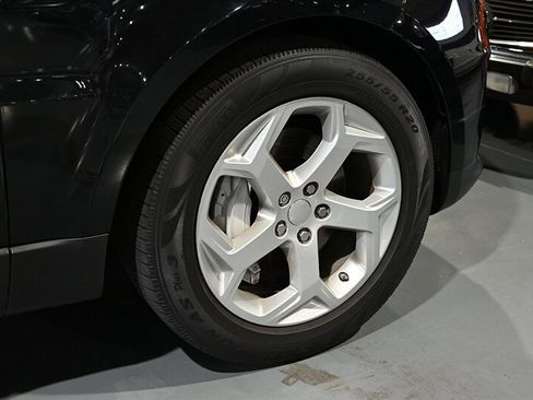 Used 2020 Land Rover Range Rover Sport SE image 15