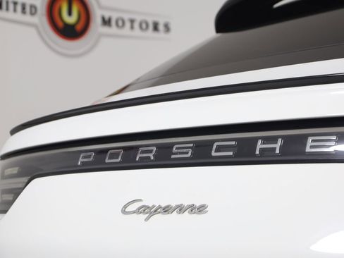 Used 2020 Porsche Cayenne AWD/4WD image 55