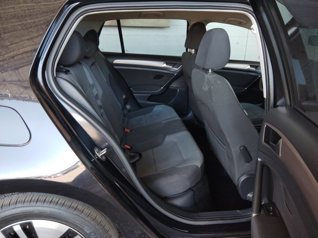 Used 2016 Volkswagen e-Golf SE w/ DC Fast Charging Package FWD image 13