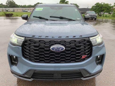 Used 2025 Ford Explorer ST w/ Sun And Sound Package AWD/4WD image 2