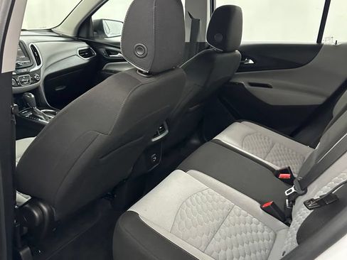 Used 2019 Chevrolet Equinox LS AWD/4WD image 23