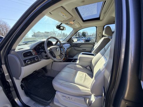 Used 2007 Chevrolet Suburban LT w/ LT Preferred Equipment Group image 41
