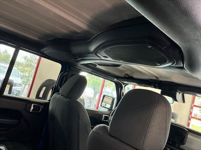 Certified 2024 Jeep Wrangler Unlimited w/ Convenience Group AWD/4WD image 33