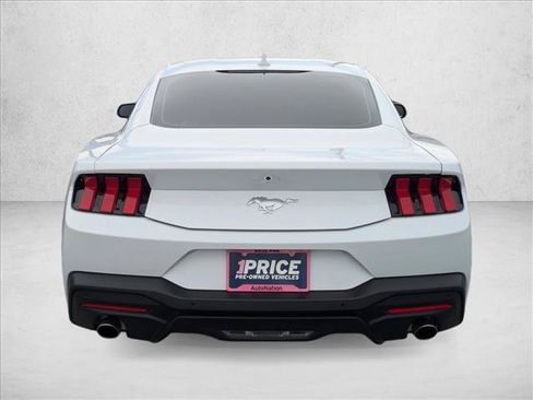 Certified 2025 Ford Mustang Coupe RWD image 7