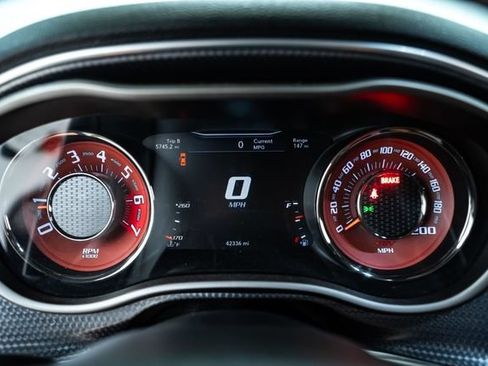 Used 2018 Dodge Challenger SRT Hellcat RWD image 34