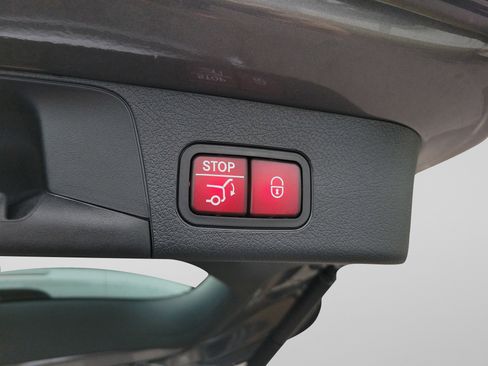 New 2026 Mercedes-Benz GLB 35 AMG 4MATIC image 36