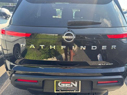 Used 2022 Nissan Pathfinder SV w/ SV Premium Package AWD/4WD image 38