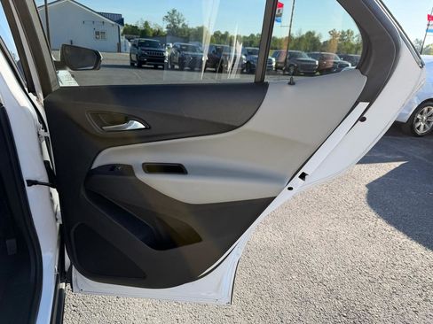 Used 2018 Chevrolet Equinox LT image 19