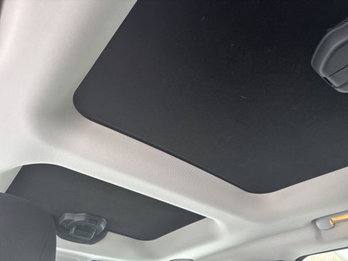 Used 2017 Jeep Renegade Altitude image 30