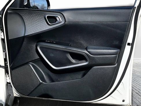 Certified 2024 Kia Soul LX w/ Option Group 015 image 19