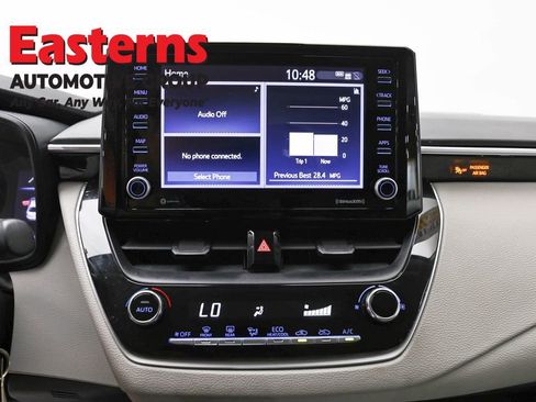 Used 2022 Toyota Corolla LE FWD image 11