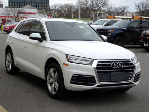 Used 2018 Audi Q5 2.0T Premium Plus w/ Premium Plus Package image 3
