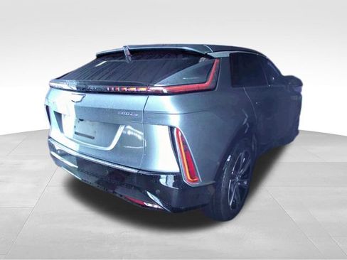Used 2024 Cadillac Lyriq Luxury AWD/4WD image 4