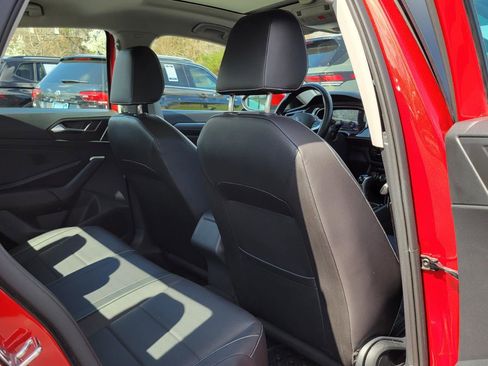 Certified 2023 Volkswagen Jetta SE image 44