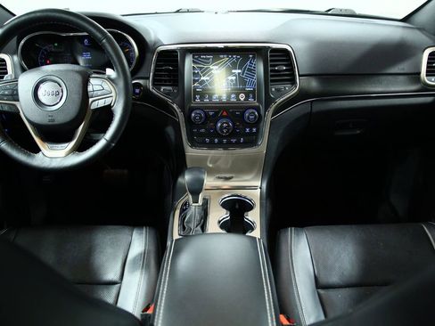 Used 2017 Jeep Grand Cherokee Limited w/ Luxury Group II image 5