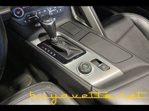 Used 2015 Chevrolet Corvette Z06 w/ 3LZ Preferred Equipment Group RWD image 20