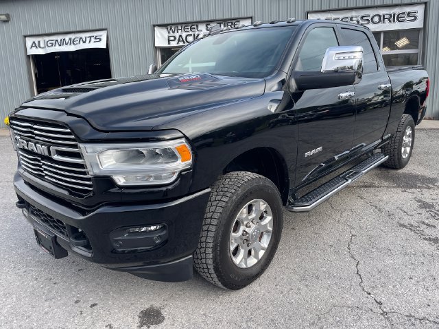 Used 2023 RAM 2500 Laramie AWD/4WD image 3