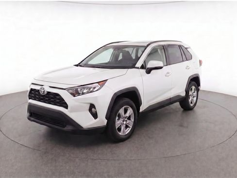 Used 2023 Toyota RAV4 XLE Premium AWD/4WD image 3