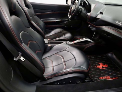Used 2019 Ferrari 488 Spider RWD image 16