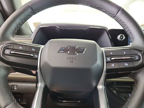 Used 2025 Chevrolet Colorado ZR2 w/ Technology Package image 21