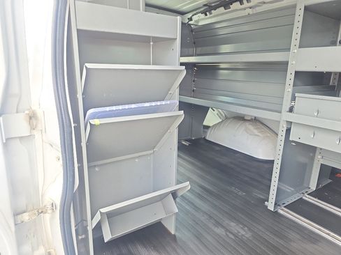 Used 2015 Chevrolet Express 2500 RWD image 14